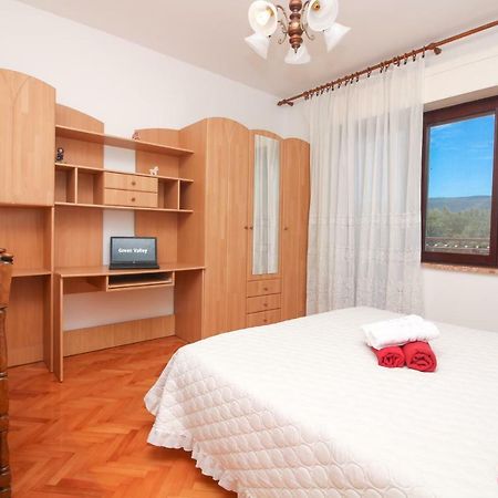 Apartament Green Valley Omiš Exteriör bild