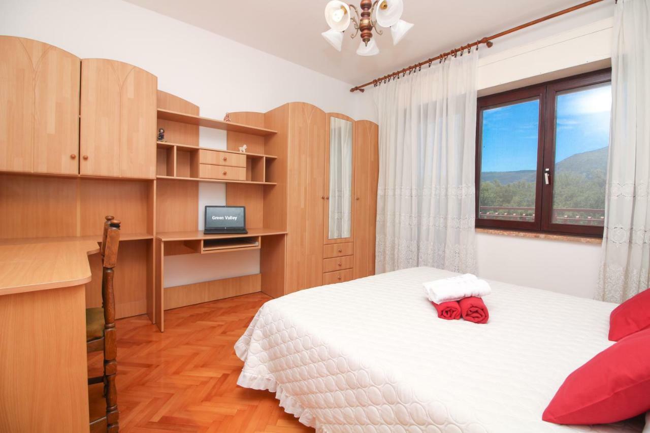 Apartament Green Valley Omiš Exteriör bild